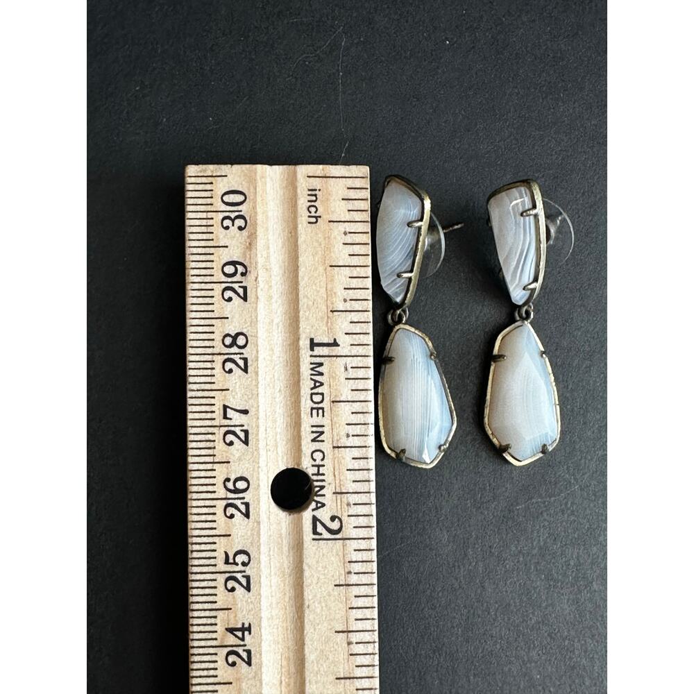 Kendra Scott Traci Drop Earring Gray Banded Agate Antique Brass - Picture 3 of 5